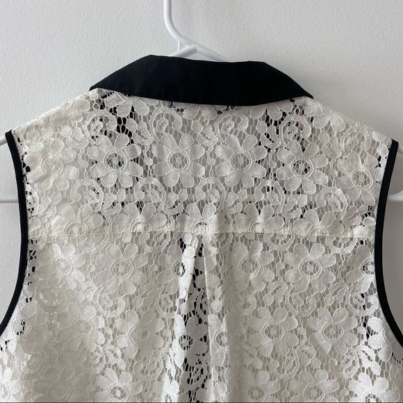 FOREVER 21 OFF WHITE LACE TOP WITH BLACK COLLAR - Picture 3 of 6